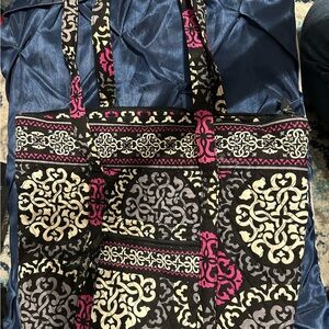 Vera Bradley Shoulder Bag in Canterberry Magenta